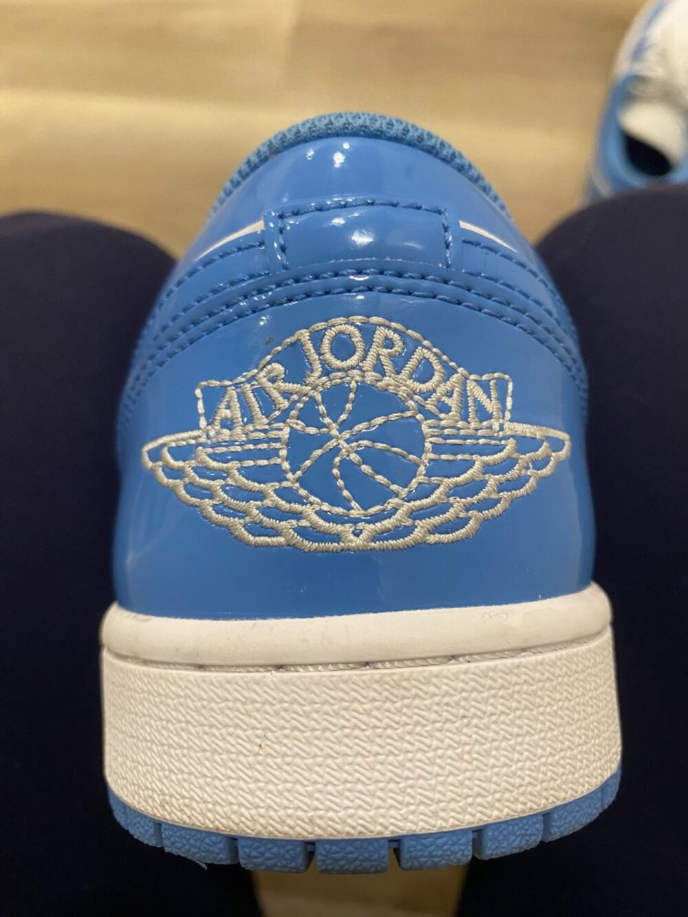 Air Jordan 1 Low SE Legend Blue Patent Menโs 9 Style Code: FZ2138-114 Women 10.5 - Picture 9 of 11